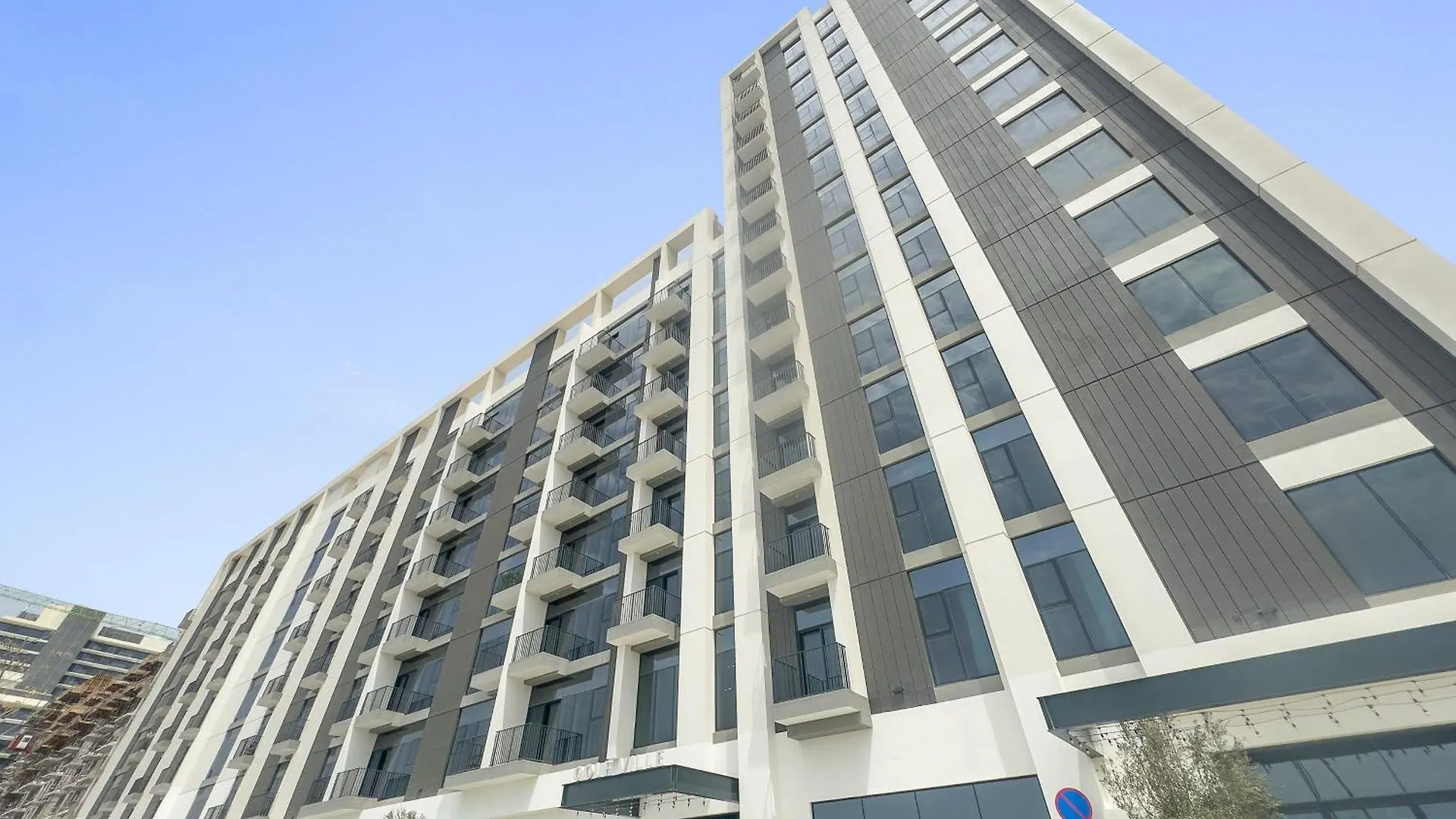 Chic 1 Bedroom Apartment At Golfville Dubai United Arab Emirates