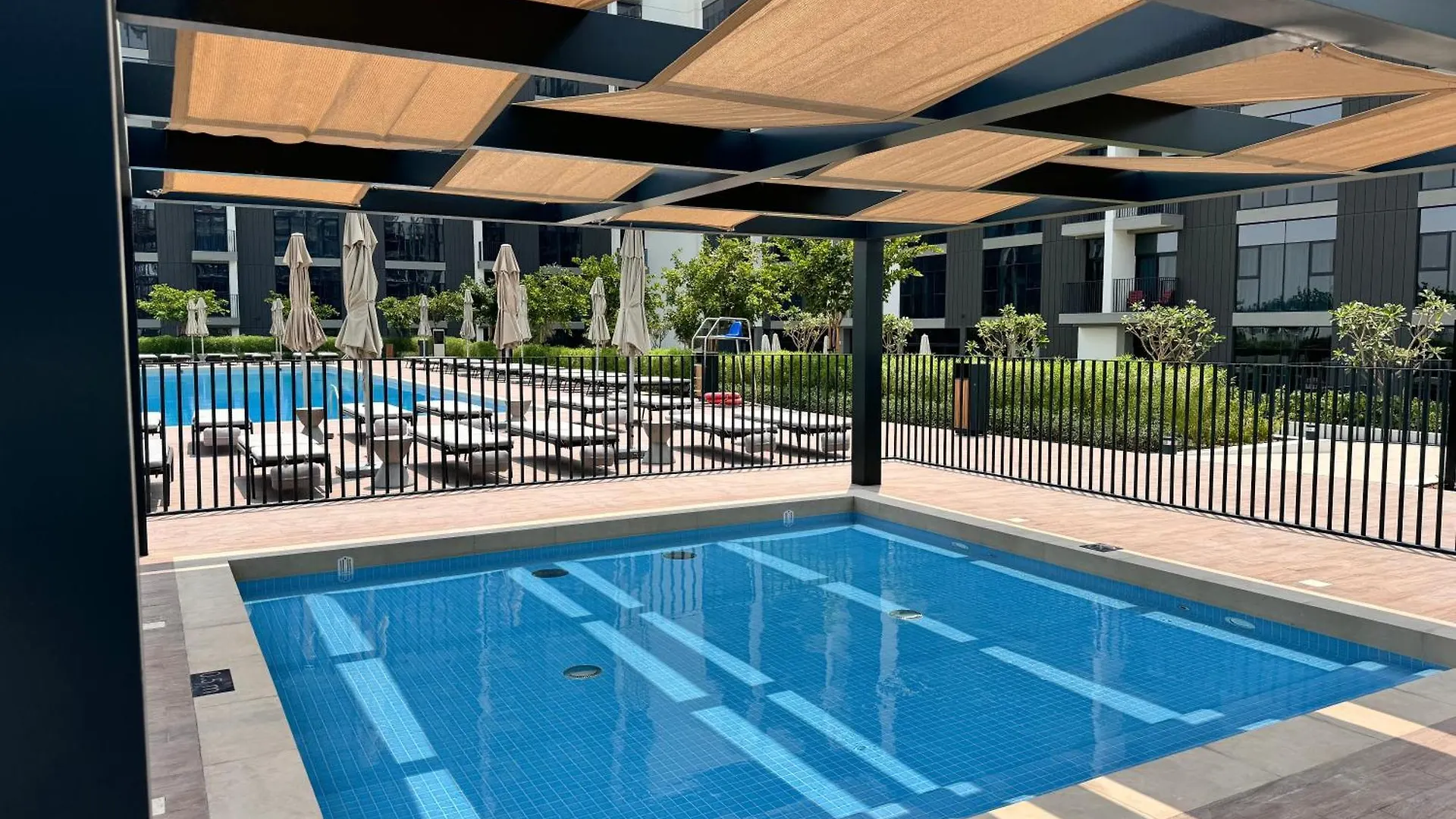 Chic 1 Bedroom Apartment At Golfville Dubai