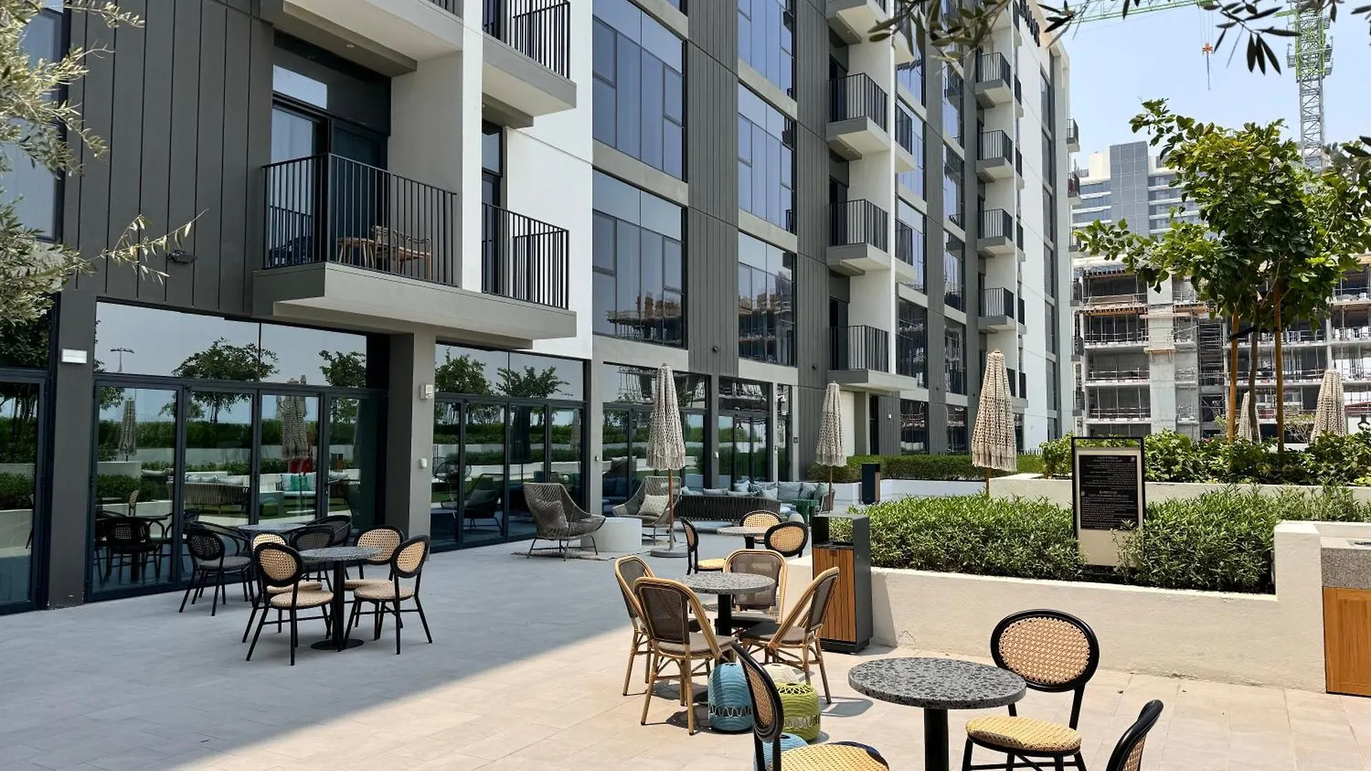 Chic 1 Bedroom Apartment At Golfville Dubai