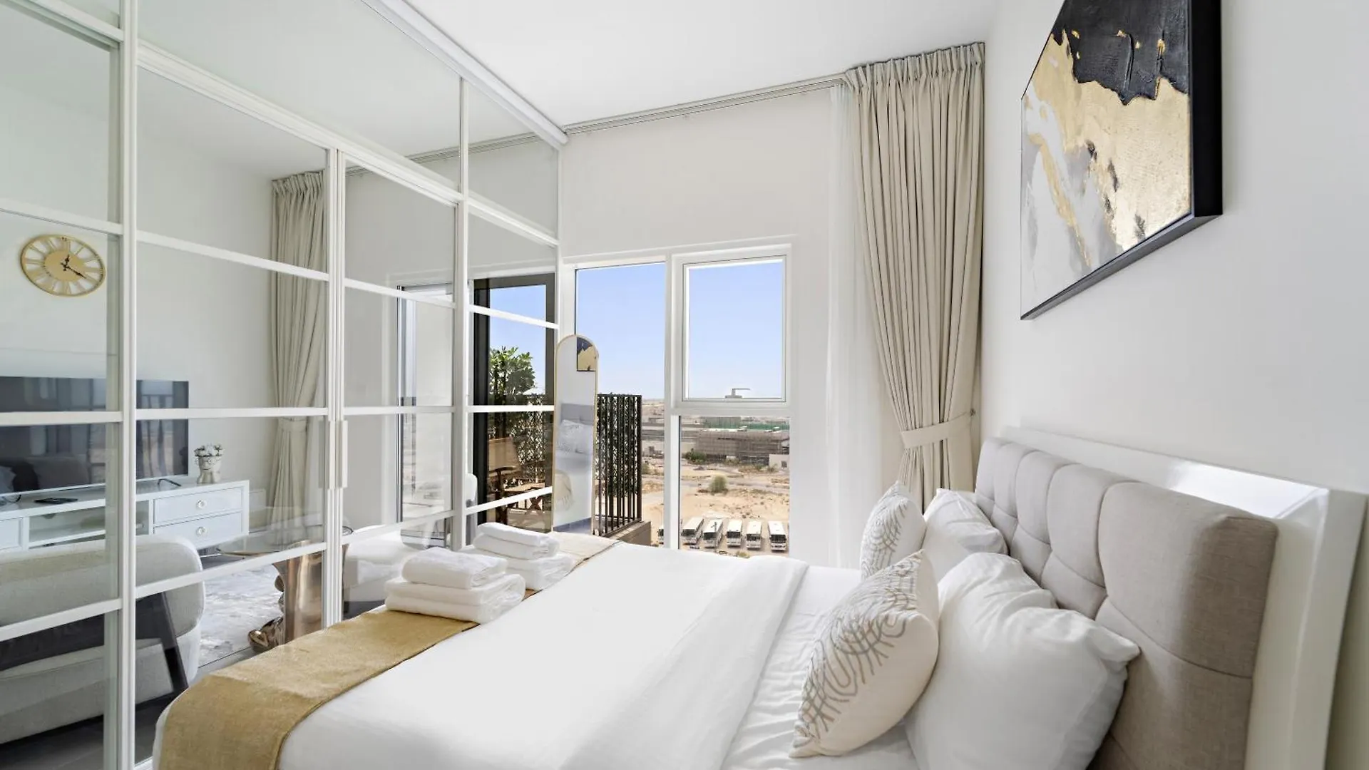 Chic 1 Bedroom Apartment At Golfville Dubai