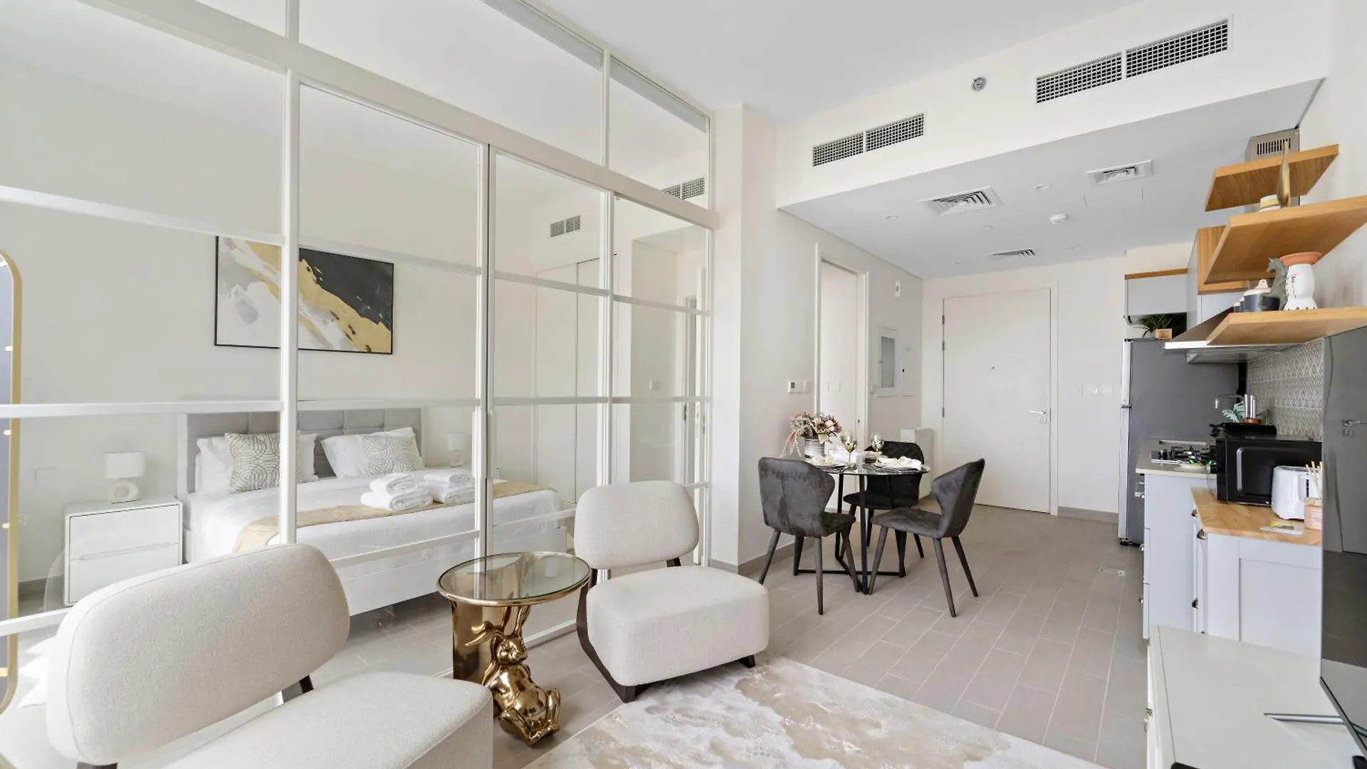 Chic 1 Bedroom Apartment At Golfville contacts