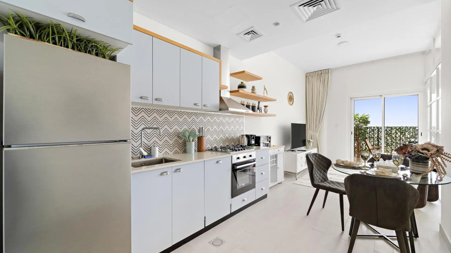 Chic 1 Bedroom Apartment At Golfville Dubai