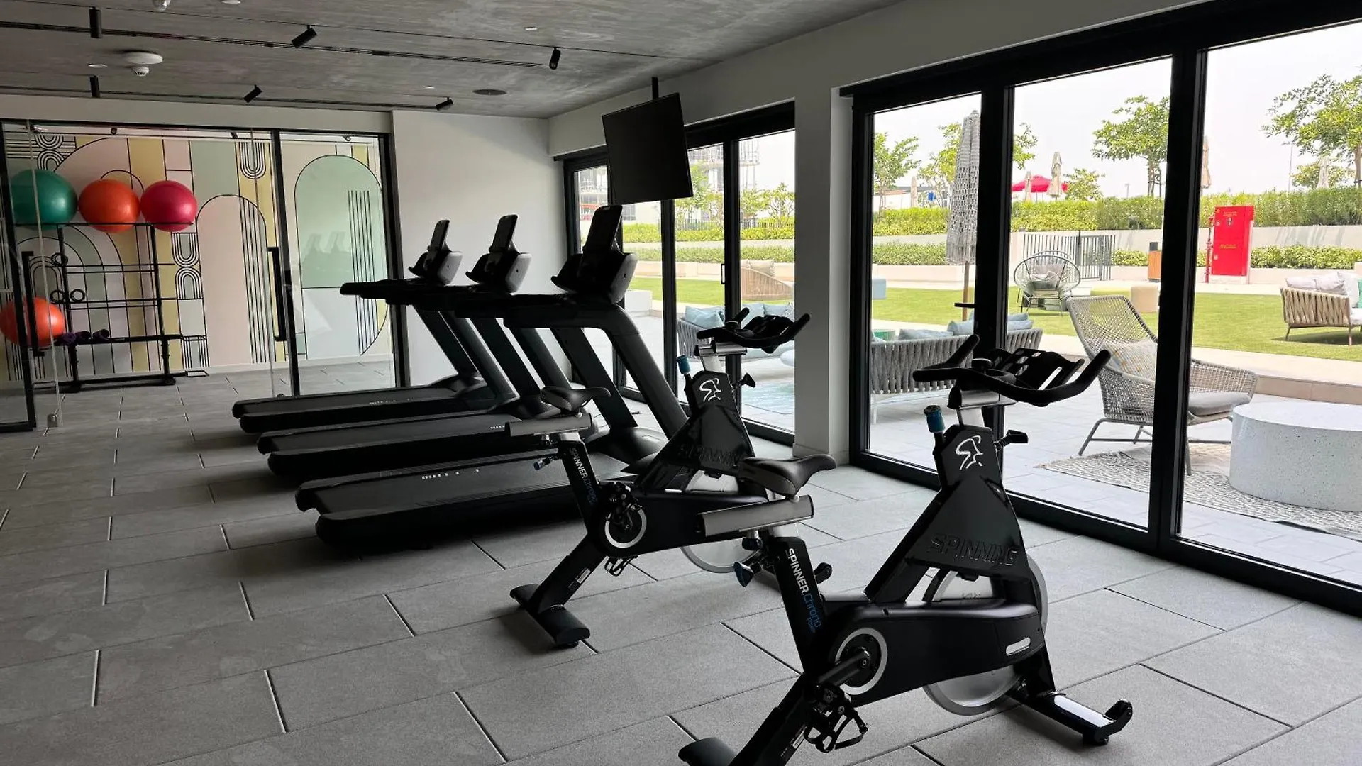 Chic 1 Bedroom Apartment At Golfville Dubai